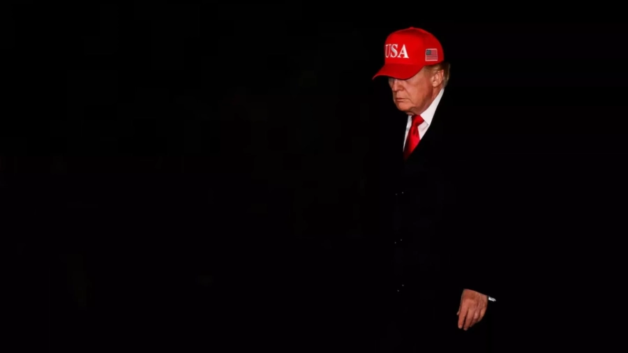 Suspeitas de uso de informação privilegiada cercam o segundo mandato de Donald Trump